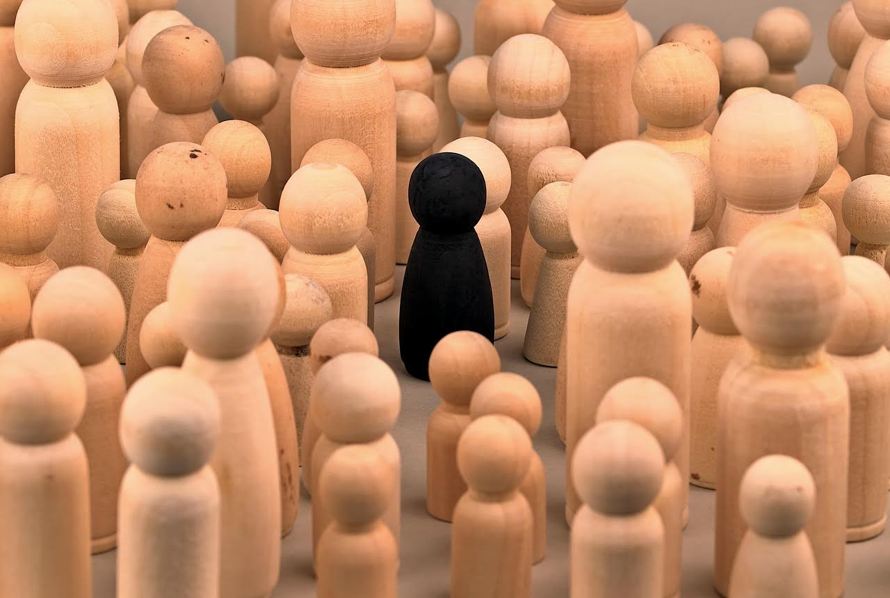 そもそも、自治体で属人化が嫌がられるのは「人事異動」が主な理由